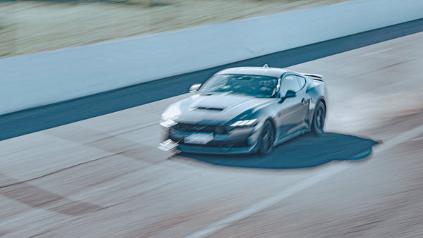 Argentina, Ford Racing and flat-out braking into Turn 1: Collino puts the Mustang Dark Horse to the test in Rafaela